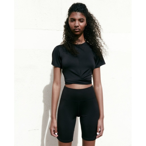 Sfera – Camiseta Crop Nudo